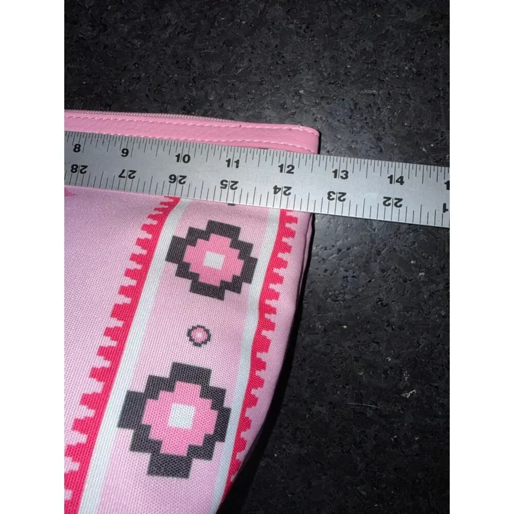 NEW Wrangler Pink Aztec CANVAS MAKEUP Zip Pouch BAG INSIDE SLIP POCKETS